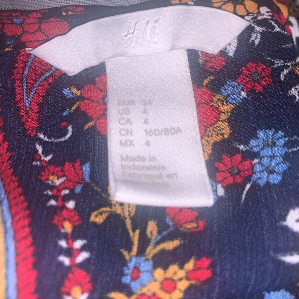 H&M Multi Color Ruffled Top Size 4 - Picture 3 of 4